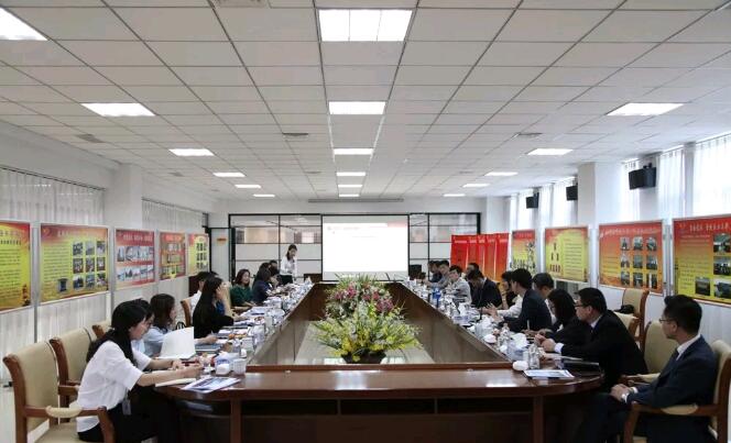 高晟財(cái)富控股集團(tuán)有限公司領(lǐng)導(dǎo)一行蒞臨集團(tuán)公司洽談合作項(xiàng)目