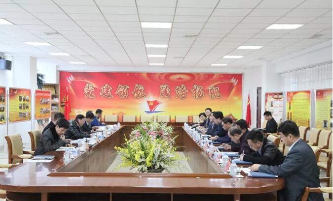 濰坊海關(guān)副關(guān)長(zhǎng)劉永華、濰坊商務(wù)局副局長(zhǎng)袁國(guó)明等一行蒞臨集團(tuán)公司調(diào)研